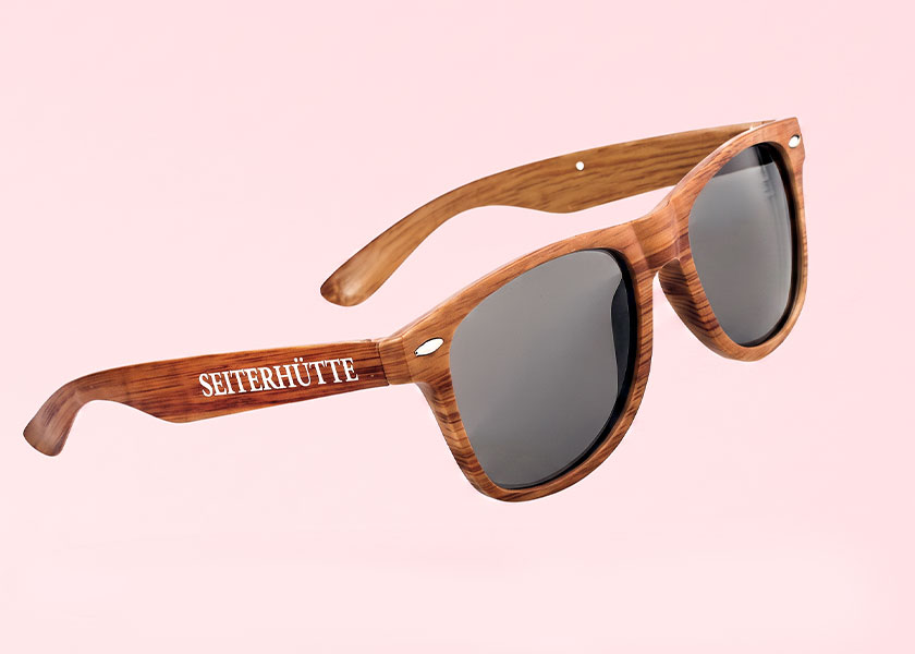 holz-sonnenbrille-holzoptik-mit-logo-text-als-werbeartikel Werbemittel Werbeartikel Sonnenbrille Holzoptik