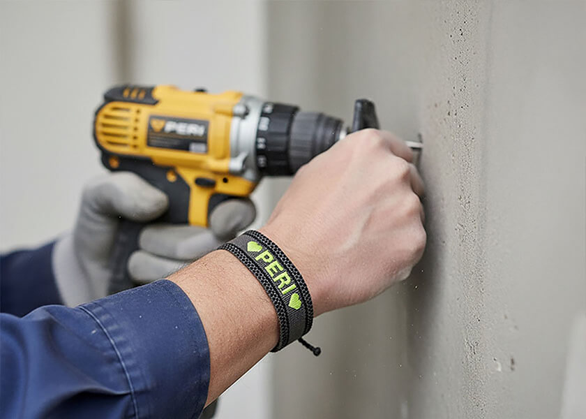 Gewebtes Armband mit Logo und Text als individuelles Giveaway für Promotion und Merchandise